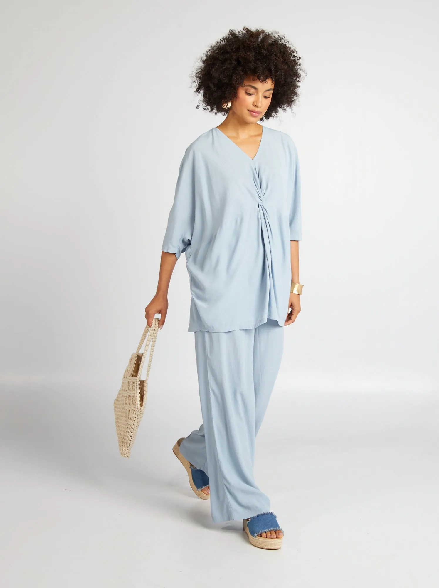 Blusa larga con maniche a farfalla - BLU