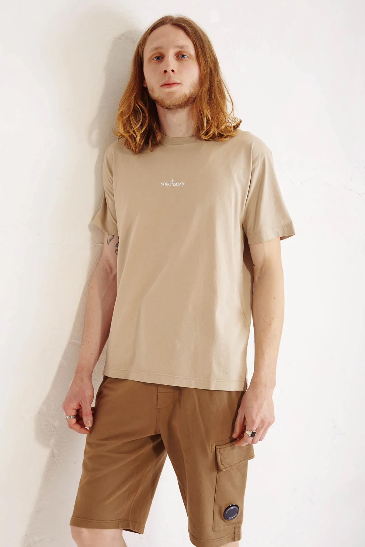 STONE ISLAND T-shirt girocollo con stampa over sulla schiena
