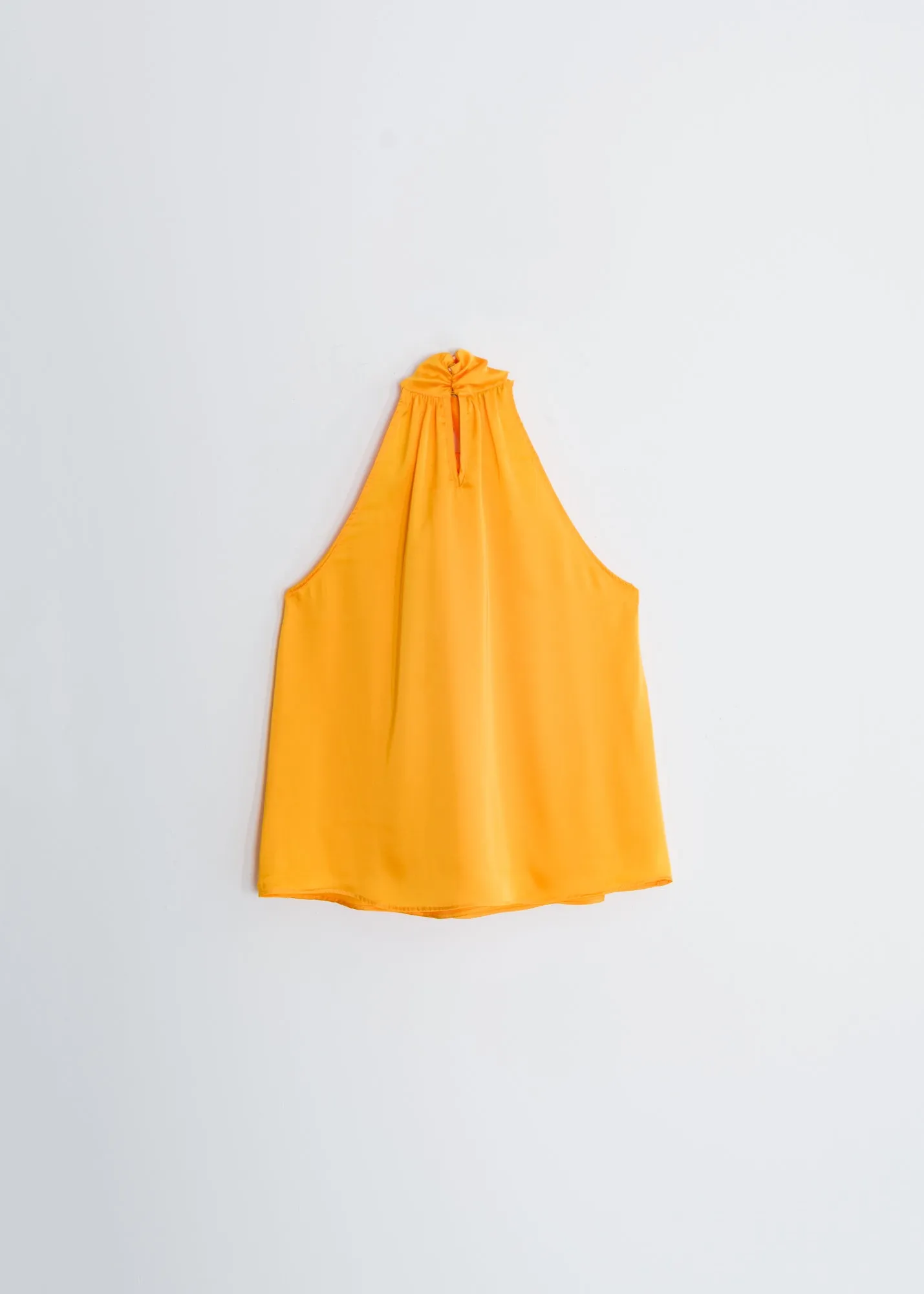 Top halter satinado